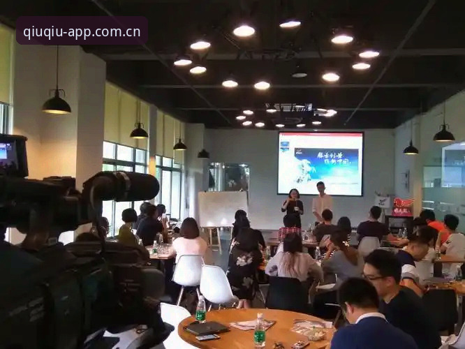 买球全新升级安全吗 资深用户分享:从曼联中场引援动态看买球APP赛事数据更新体验